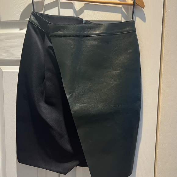 MaxMara, Size Italian 42,real leather,dark green, used only 1 day - Picture 3 of 7